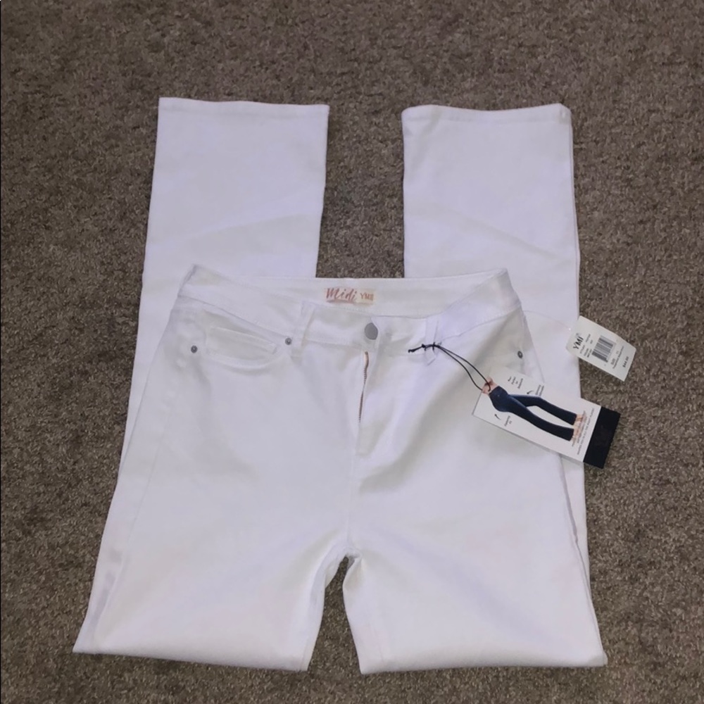 NEW WITH TAGS white mid rise boot cut jeans
